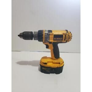 1/2" DeWalt Cordless Hammer Drill Driver 18V DC988 Works (Tested)